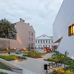 Mo Studio